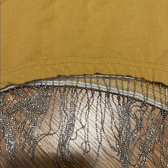 Def Leppard Graphic Short Sleeve Tee - Mustard worn one time for concert large - Picture 2 of 4